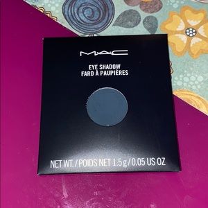 MAC eyeshadow *PLUMAGE*